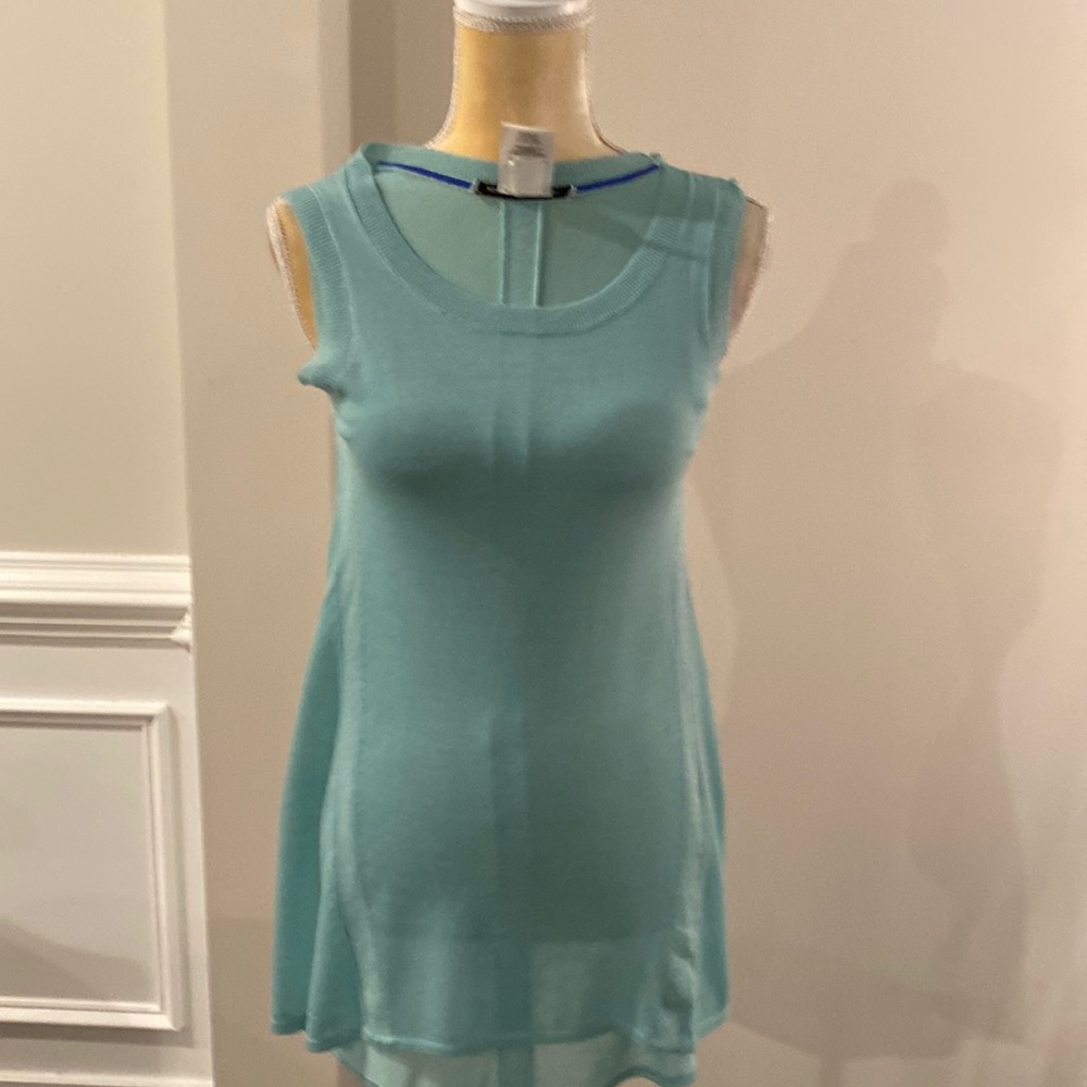 Light Weight Sleeveless Sweater.